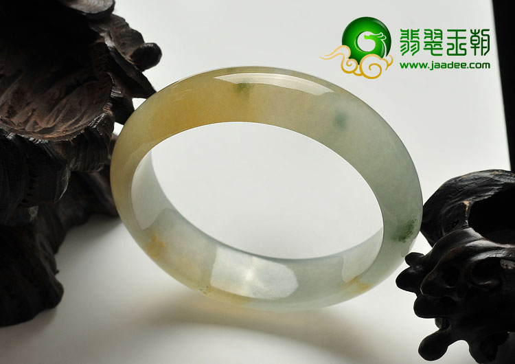 冰种黄翡略飘花缅甸翡翠A货贵妃镯（52.8mm-46.1mm）