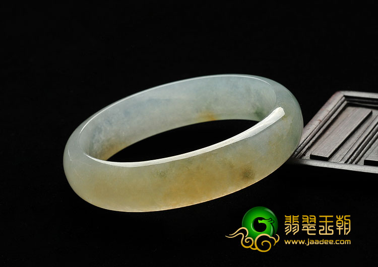 冰种黄翡略飘花缅甸翡翠A货贵妃镯（52.8mm-46.1mm）