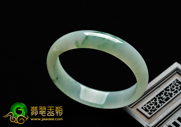 糯冰种飘花缅甸翡翠A货手镯（58.7mm）