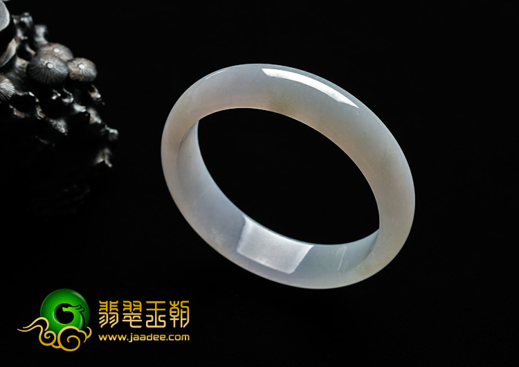 糯冰种淡春带彩缅甸翡翠A货手镯（57.9mm）