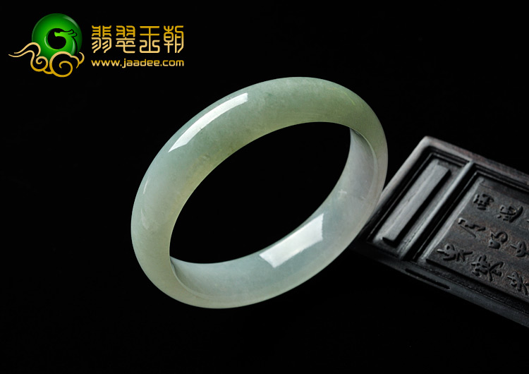 糯冰种春带彩缅甸翡翠A货手镯（58.6mm）