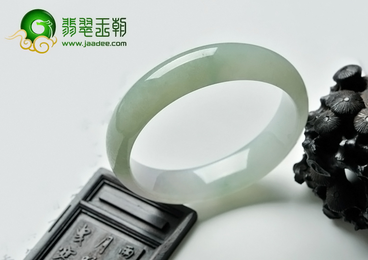 糯冰种春带彩缅甸翡翠A货手镯（58.6mm）