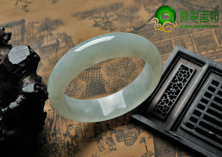 糯冰种晴水缅甸翡翠A货手镯（59.4mm）