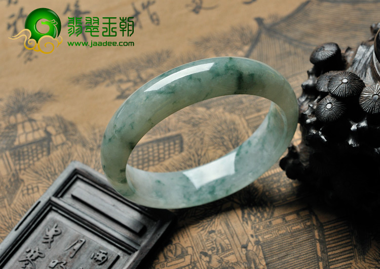 糯冰种飘花缅甸翡翠A货手镯（52.5mm）
