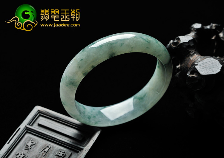 糯冰种飘花缅甸翡翠A货手镯（52.5mm）