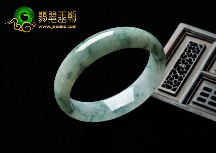 糯冰种飘花缅甸翡翠A货手镯（52.5mm）