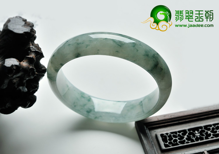 糯冰种飘花缅甸翡翠A货手镯（52.5mm）