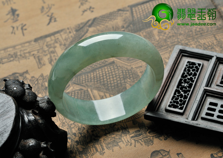 糯冰种晴水缅甸翡翠A货手镯（55.7mm）
