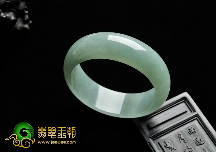 糯冰种晴水缅甸翡翠A货手镯（55.7mm）