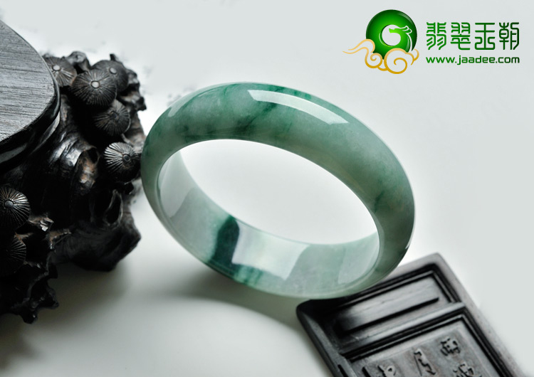 糯冰种飘花缅甸翡翠A货手镯（56.1mm）
