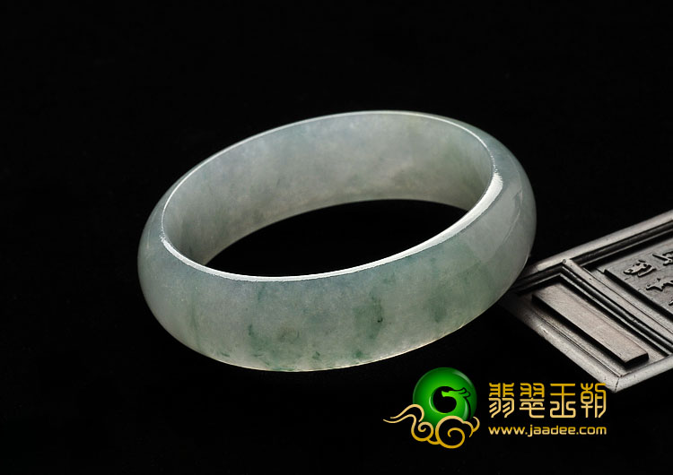 冰种飘花缅甸翡翠A货手镯（57.8mm）