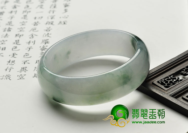 糯冰种飘花缅甸翡翠A货手镯（58mm）