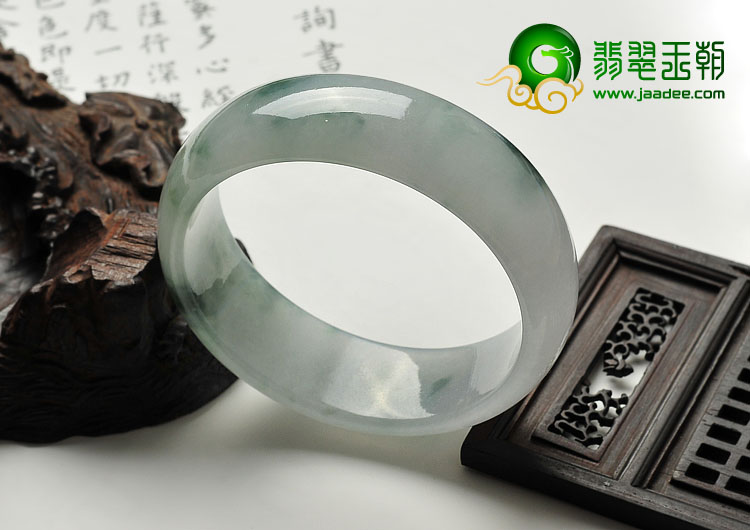 糯冰种飘花缅甸翡翠A货手镯（58mm）