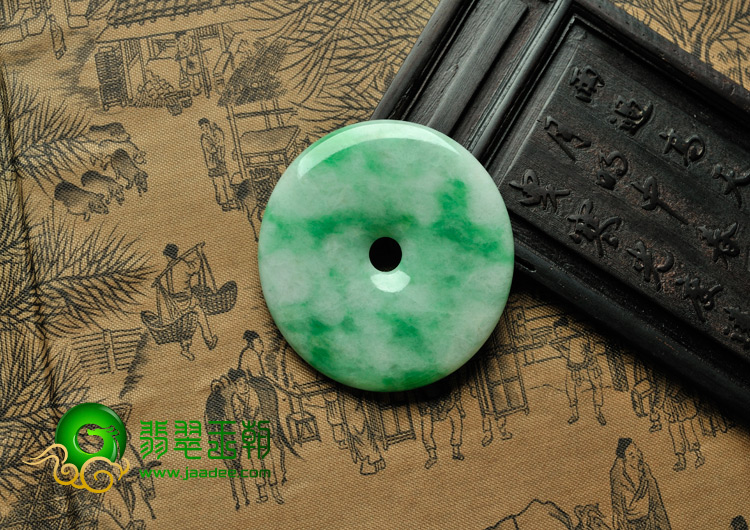 糯冰种翠色缅甸翡翠A货平安扣挂件