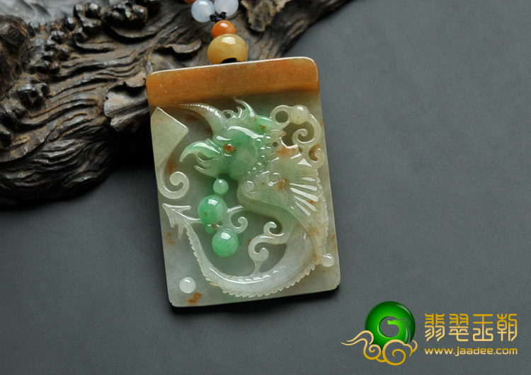 糯冰种三彩缅甸翡翠A货鹦嘴兽挂件（一对）