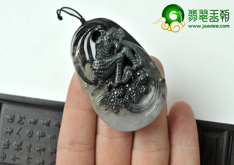 糯冰种（乌鸡种）缅甸翡翠A货福如东海挂件