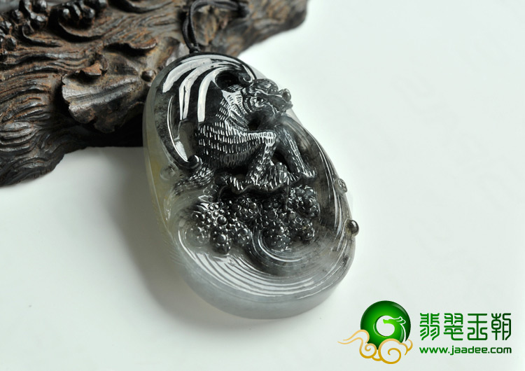 糯冰种（乌鸡种）缅甸翡翠A货福如东海挂件