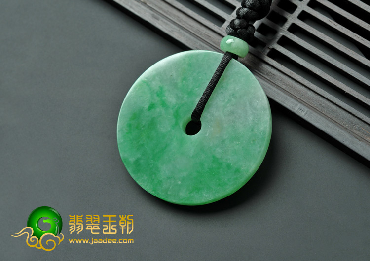 糯冰种翠色缅甸翡翠A货平安扣挂件
