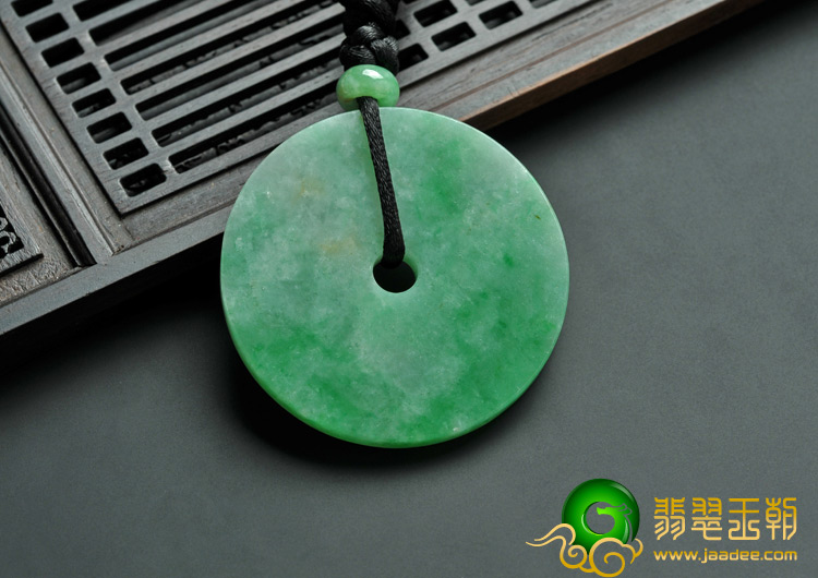 糯冰种翠色缅甸翡翠A货平安扣挂件