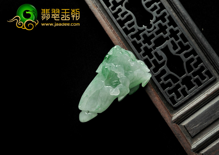糯冰种晴水飘翠缅甸翡翠A货白菜挂件