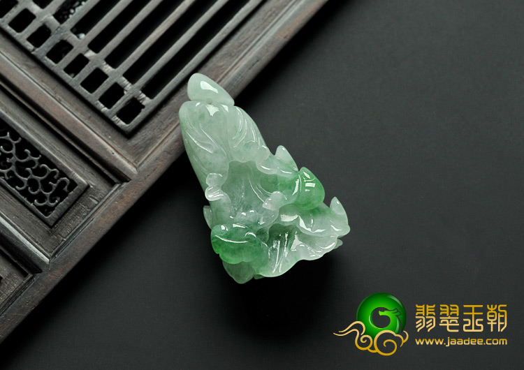 糯冰种晴水飘翠缅甸翡翠A货白菜挂件