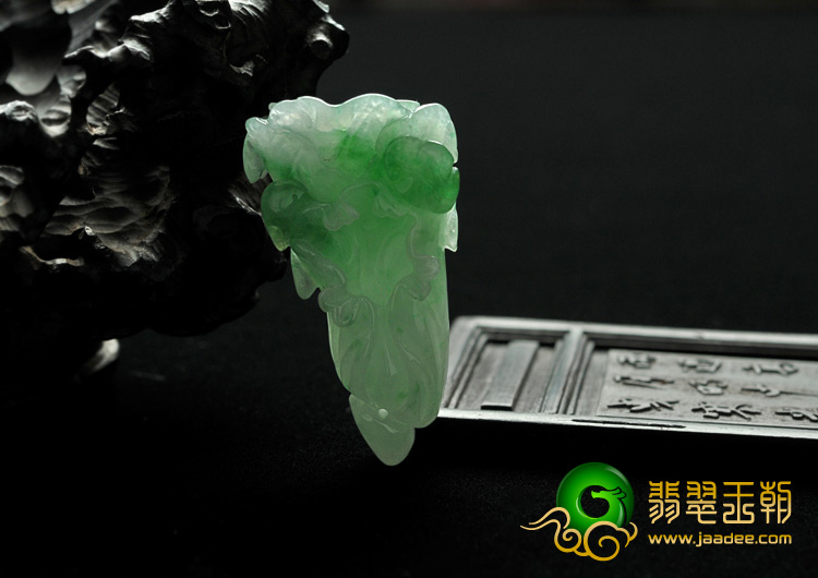 糯冰种晴水飘翠缅甸翡翠A货白菜挂件