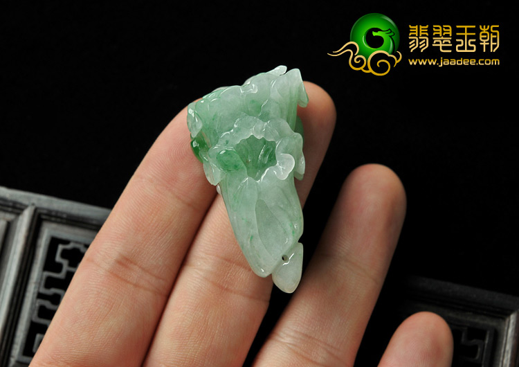 糯冰种晴水飘翠缅甸翡翠A货白菜挂件