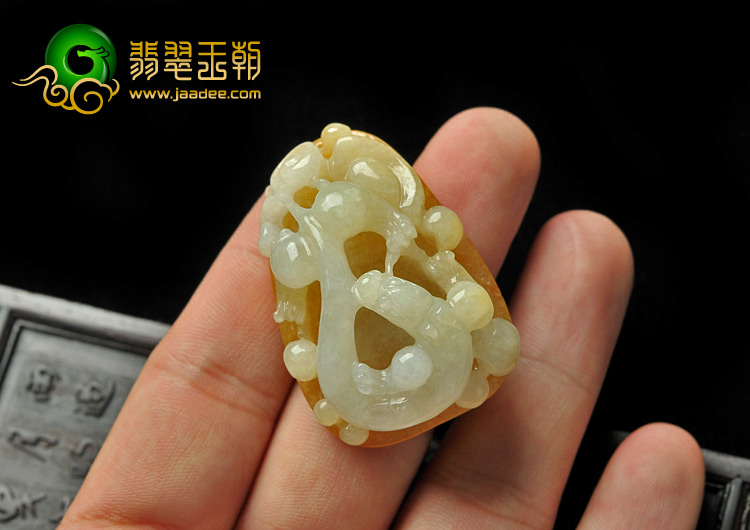 糯冰种黄翡缅甸翡翠A货草龙挂件