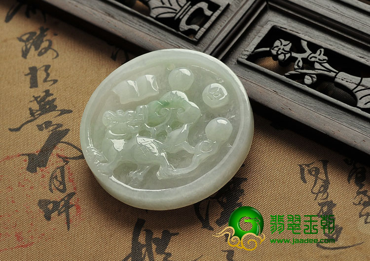 糯冰种飘花缅甸翡翠A货貔貅牌挂件