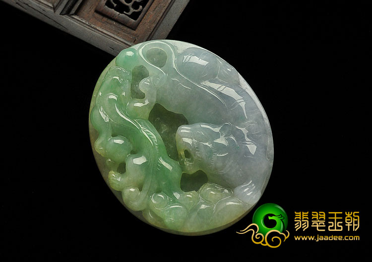 糯冰种三彩缅甸翡翠A货龙虎牌挂件