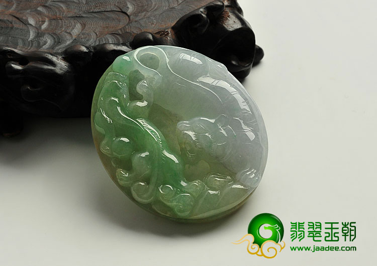 糯冰种三彩缅甸翡翠A货龙虎牌挂件