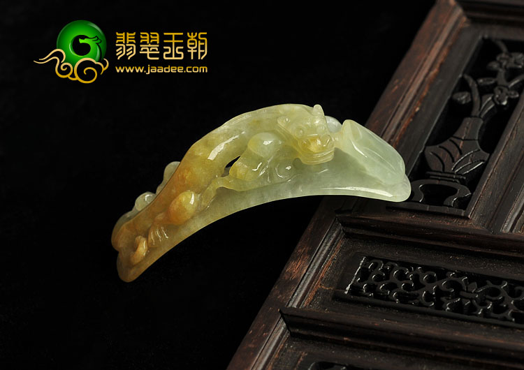 糯冰种黄翡缅甸翡翠A货龙钩挂件