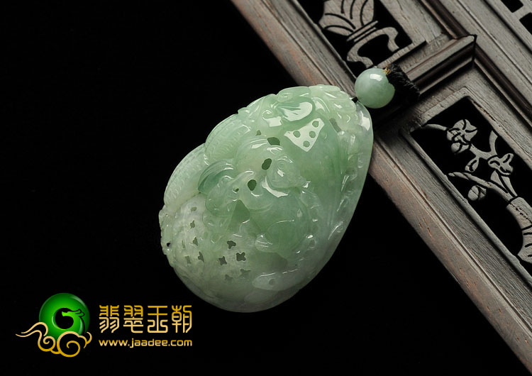 糯冰种晴水缅甸翡翠A货满载而归挂件
