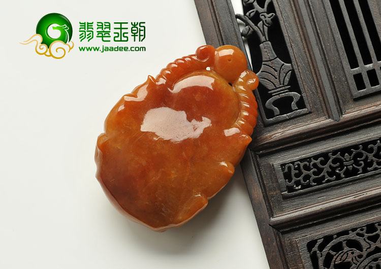 feicui细糯种红翡缅甸翡翠A货牛头挂件