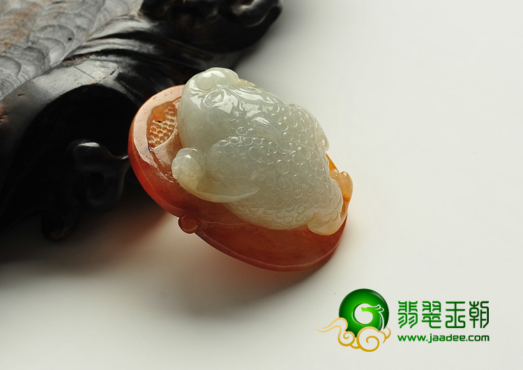 糯冰种黄翡缅甸翡翠A货金蟾挂件