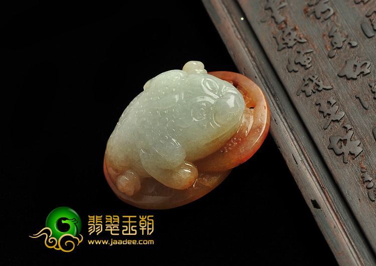 糯冰种黄翡缅甸翡翠A货金蟾挂件