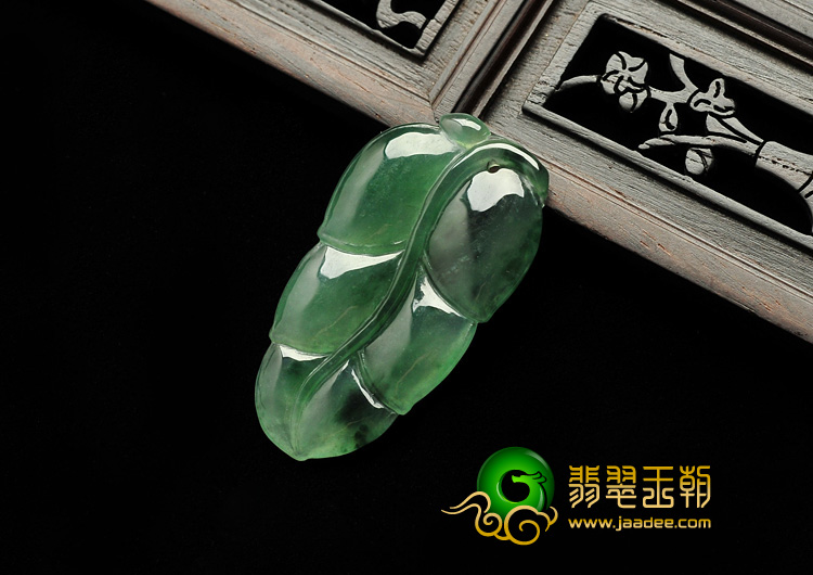 冰种飘花缅甸翡翠A货叶子挂件
