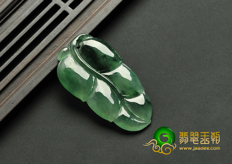 冰种飘花缅甸翡翠A货叶子挂件