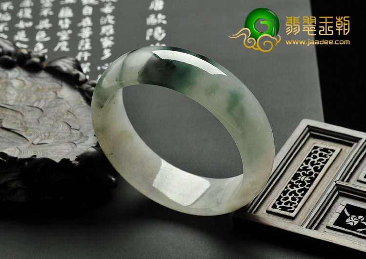 糯冰种飘花缅甸翡翠A货手镯（57mm）