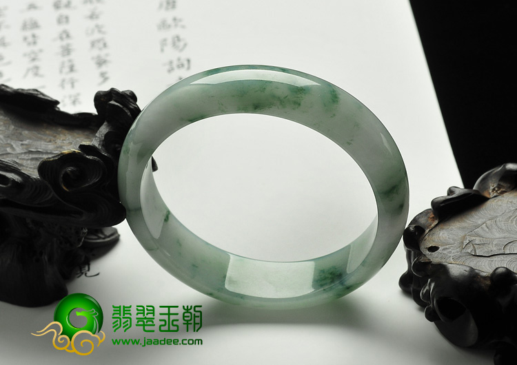 糯冰种飘花缅甸翡翠A货手镯（57mm）