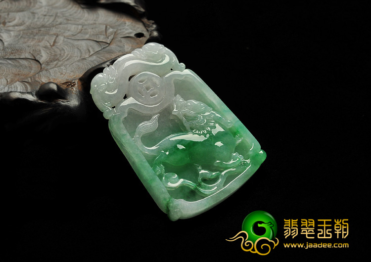 糯冰种翠色缅甸翡翠A货麒麟献瑞方牌挂件