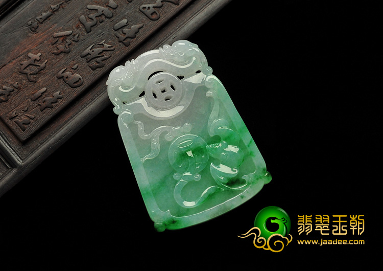 糯冰种翠色缅甸翡翠A货麒麟献瑞方牌挂件