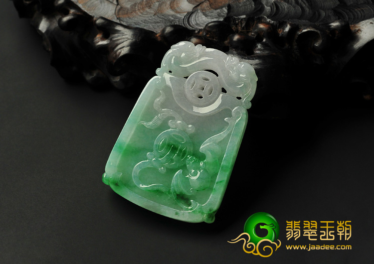 糯冰种翠色缅甸翡翠A货麒麟献瑞方牌挂件