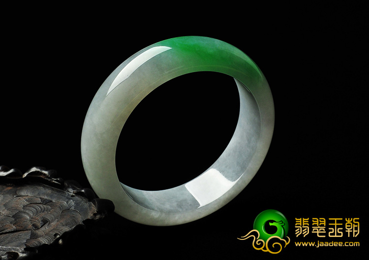 糯冰种翠色缅甸翡翠A货手镯（58.9mm）