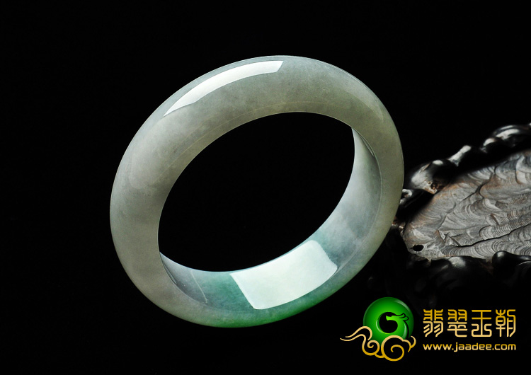 糯冰种翠色缅甸翡翠A货手镯（58.9mm）