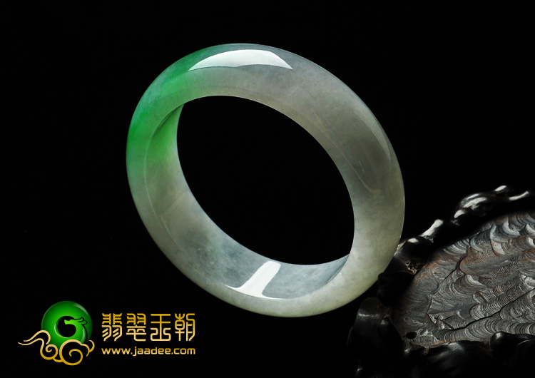 糯冰种翠色缅甸翡翠A货手镯（58.9mm）