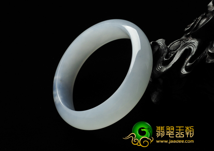 糯冰种淡紫罗兰缅甸翡翠A货贵妃镯（55.6mm-49.4mm）