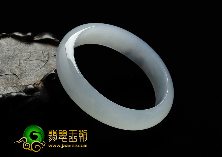 糯冰种淡紫罗兰缅甸翡翠A货贵妃镯（55.6mm-49.4mm）