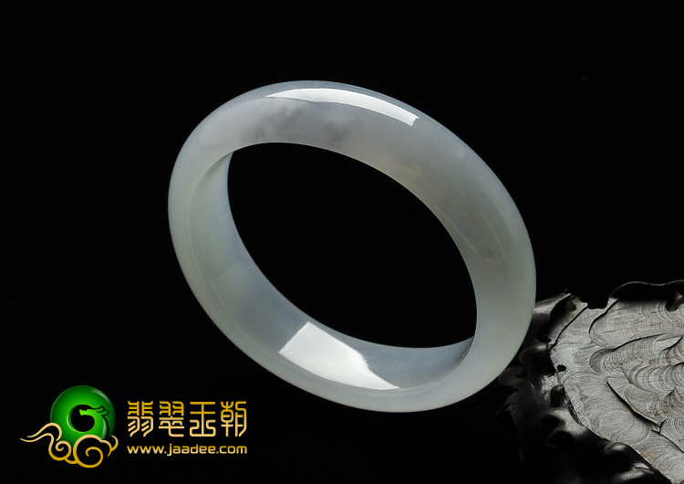 糯冰种淡紫罗兰缅甸翡翠A货贵妃镯（55.6mm-49.4mm）