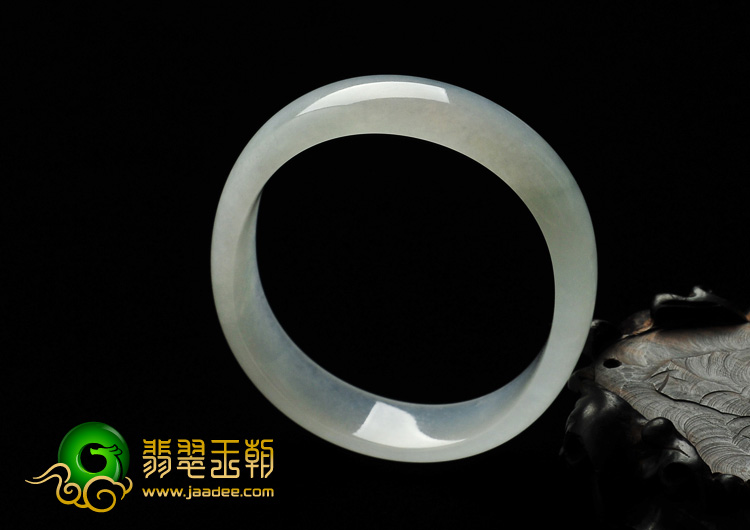 冰种晴水缅甸翡翠A货贵妃镯（58.2mm-49.8mm）